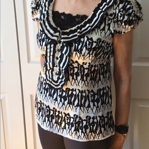 Silk blouse Nanette Lepore v neck ruffled keyhole sleeves zipper back size 12